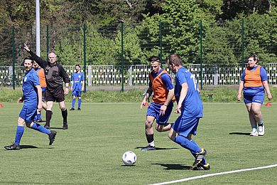Spieler auf Fußballplatz