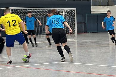 Spieler auf Fußballplatz