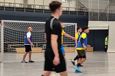 Spieler auf Fußballplatz