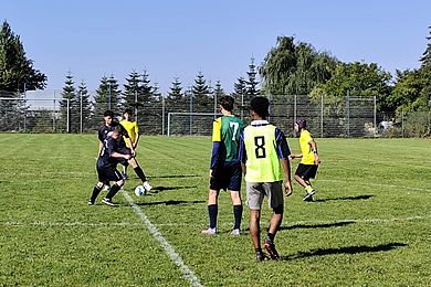 Spieler auf Fußballplatz