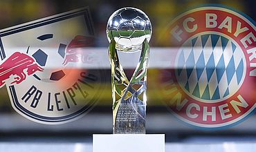 2 Logos hinter einem Silbernen Pokal